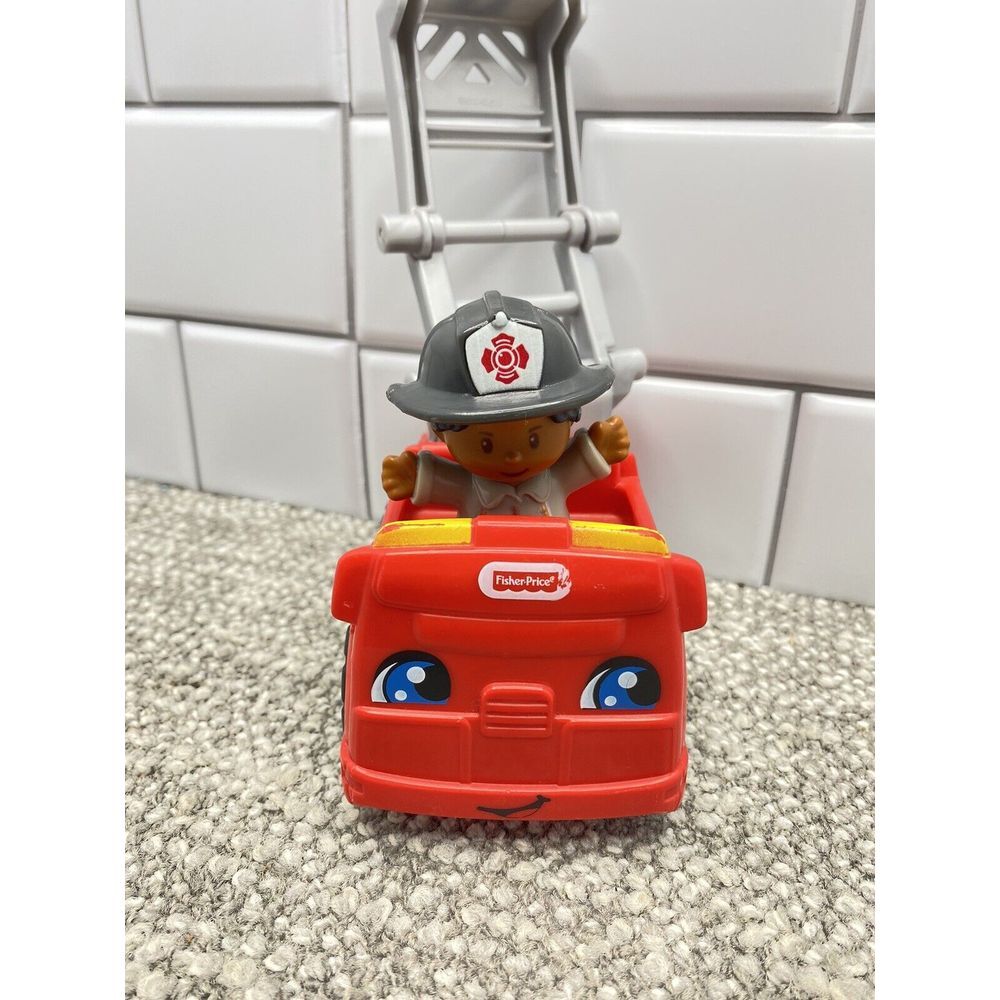 Fisher Price Little People Fire‎ Truck Plus Person Nice Set Preschool Early Fun